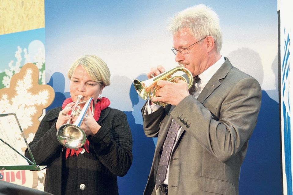 OK-Präsidentin Franziska Bircher und Kurt Schmid, Präsident des Aargauischen Gewerbeverbandes, beides begeisterte Blasmusiker, spielten zur Eröffnung der Expo14 ein Duett.