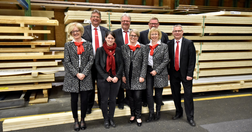 Doris Moser (zweite von rechts) wird den Geref-Vorstand verlassen. Für die Geschicke des Gewerbes setzen sich weiterhin ein (von links): Daniela Müller, René Leuenberger, Esther Studer, Beat Kunz, Franziska Bircher (Präsidentin), Daniel Müller und Patrick Uebelmann.